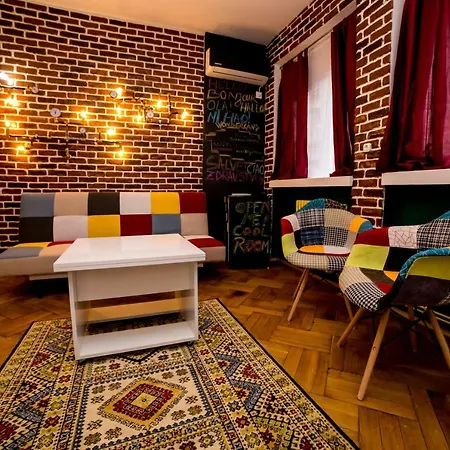 Steampunk Downtown Studio Апартаменти